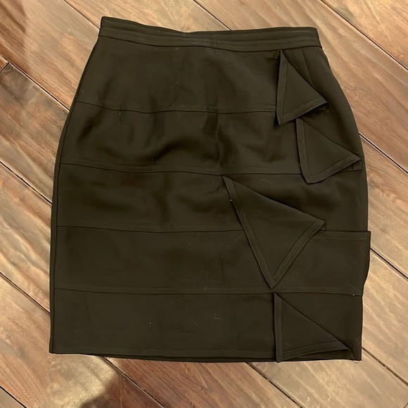 Black skirt - Picture 1 of 4